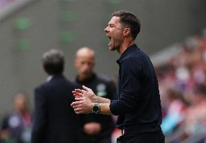 塞尔电台：只有被曼城血洗或连输曼城阿拉维斯，阿隆索才会下课